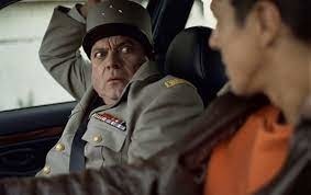 Jean-Christophe Bouvet dans la saga "Taxi 2" où il est le général...?