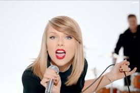 Taylor Swift est l'auteur de ses musiques.