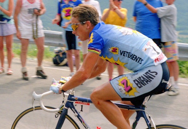 Il remporte le Tour de France en 1989 pour....secondes.