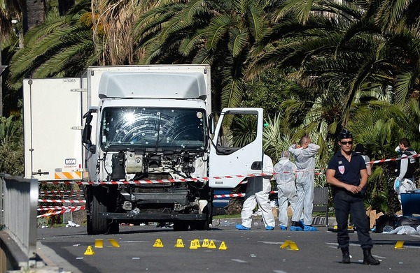 Le 14 juillet 2016, quelle ville de France est victime d'un attentat au camion ?