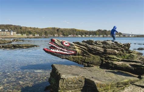 Autre reptile en chanson, "Crocodile Rock" est une chanson de ?