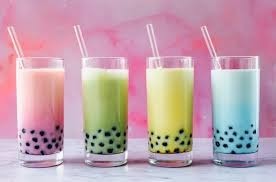 De quoi sont composées les petites boules qui se trouvent dans le « thé aux perles », boisson à base de thé et de lait originaire de Taïwan ?