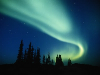 Question de réalité, revenons sur terre ! Est-ce vrai que les aurores boréales dans le pôle nord sont créées à l'origine du Soleil ?