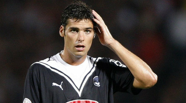 Qui est ce milieu offensif auteur d'un saison gigantesque lors du titre de 2009 ?