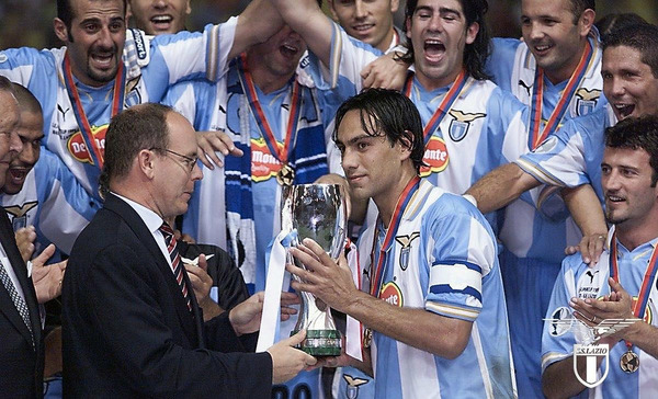 En 1999, c'est la dernière fois qu'un vainqueur de la C1 recontre un vainqueur de la C2. Cette finale voit la victoire de la Lazio contre...
