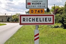 Dans quel département se situe Richelieu ?