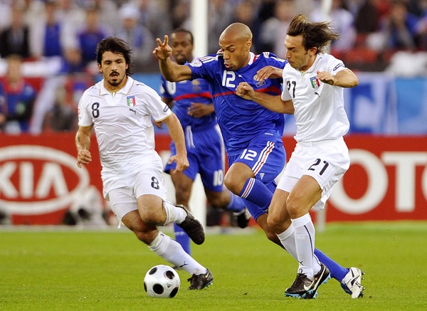 Sur quel score les italiens ont-ils battu l'équipe de France lors de l'Euro 2008 ?