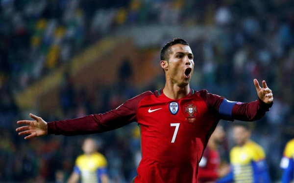 Quel numéro est indissociable du footballeur Cristiano Ronaldo ?