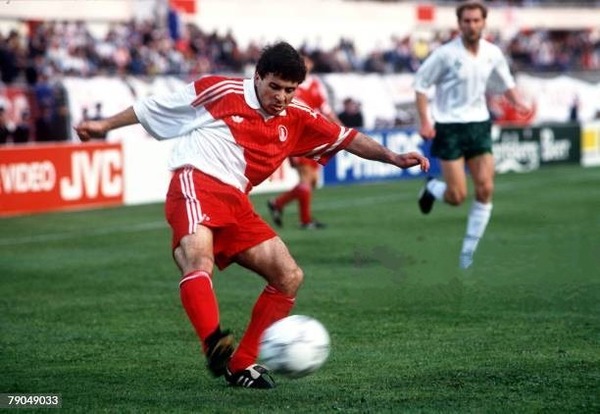 En 1990, le lilliputien lusitanien Gil Rui Barros signe à l'AS Monaco en provenance de la Juventus de Turin. Mais quelle était sa taille réelle ?