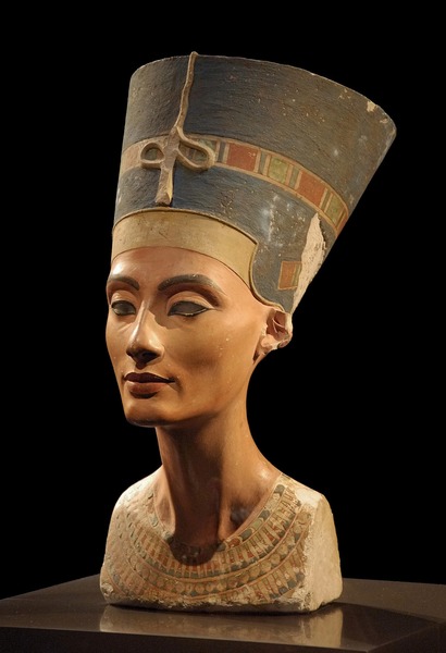 Grande épouse royale d'Akhenaton, il s'agit de ?