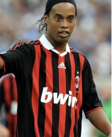 Quel numéro portait-il au Milan AC ?