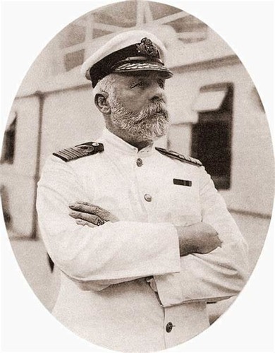 Comment s'appelait le commandant du Titanic ?