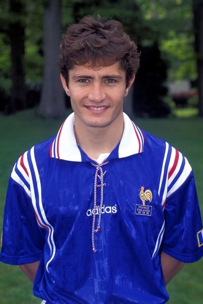 Avec les Bleus, il a participé à l'Euro 96.