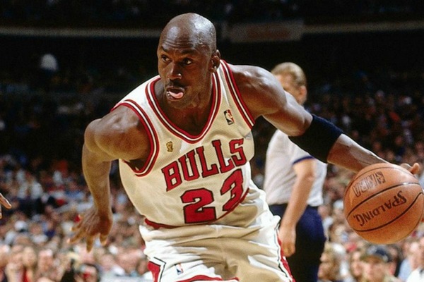 Dans quel club le basketteur Michael Jordan évoluait-il ?