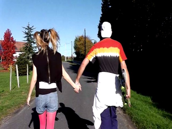 Un adolescent qui éprouve un coup de coeur pour quelqu'un, dira qu'il a un....