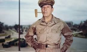 En 1942, le général MacArthur déclare : » I’ll be back » (Je serai de retour). Mais où sera-t-il de retour ?