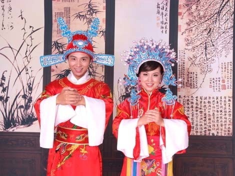 En Chine, la mariée porte :