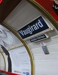 Dans quel arrondissement de Paris se trouve la station de métro "Vaugirard" ?