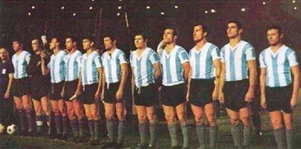 Lors du Mondial 1966, qui élimine les argentins en quart de finale ?