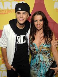 Justin Bieber`in annesinin adı nedir ?