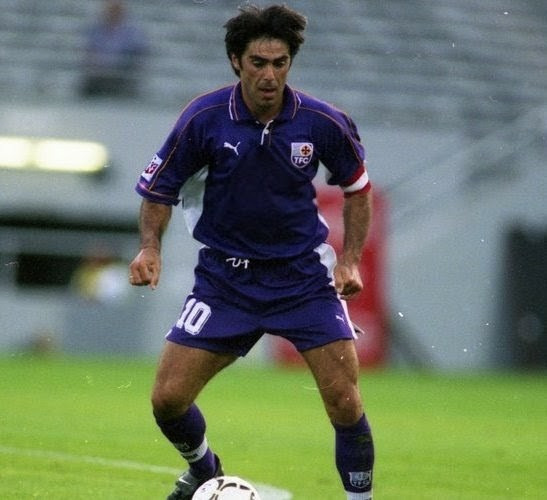 Éphémère sponsor du Toulouse Football Club, je suis un opérateur téléphonique culte des années 90 :