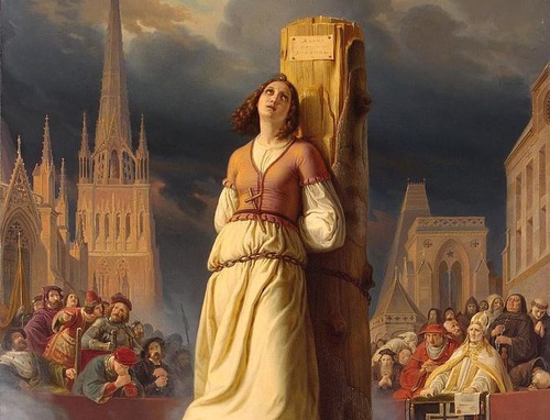 Dans quelle ville Jeanne d'Arc a-t-elle été capturée par les anglais ?