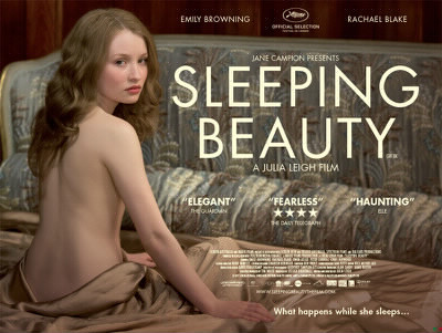 Le film "Sleeping Beauty", a été interdit au cinéma, aux moins de...
