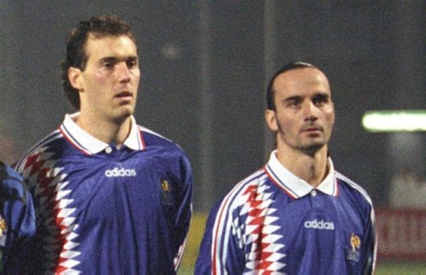 Il est retenu par Aimé Jacquet pour disputer l'Euro 96 avec l'équipe de France.