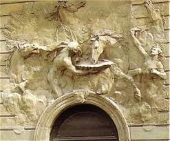 Quel sculpteur a réalisé le bas-relief Les Chevaux du Soleil, visible à l’hôtel de Rohan, abritant à présent une partie des Archives nationales ?