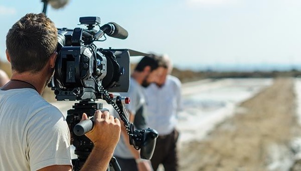 Quel est le nom commun d'un cameraman sur le tournage d'un film ?