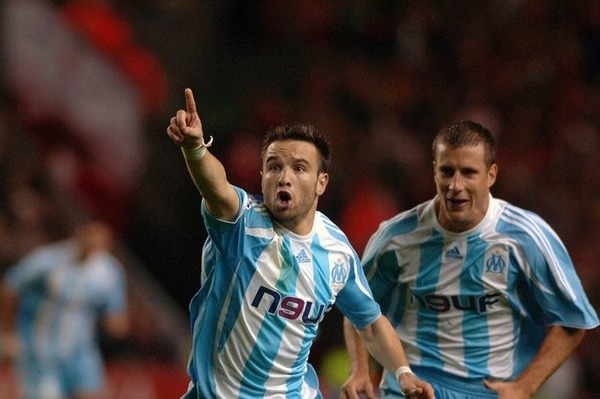 Le 3 octobre 2007, sur la pelouse de quelle équipe offre-t-il à l'OM une victoire prestigieuse en Ligue des Champions ?