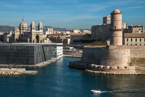En quelle année a été inauguré le premier musée consacré aux cultures de la Méditerranée, le Mucem, situé à Marseille ?