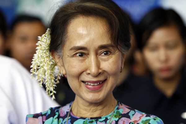 Quelle femme, ayant reçu le prix Nobel de la Paix en 1991, fut libérée en 2010 ?