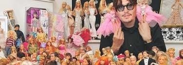 Lequel de ces acteurs adore jouer aux poupées Barbie ?