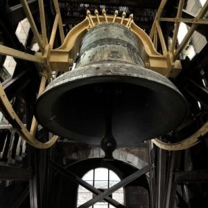 Les cloches PACCARD détiennent de nombreux records mondiaux dont celui de la plus grosse cloche de bronze en France , la SAVOYARDE qui est à :