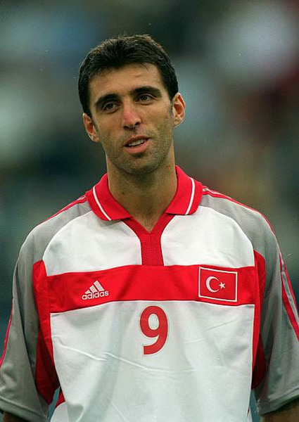 Lors du Mondial 2002, contre quelle sélection le turc Hakan Şükür a-t-il inscrit le but le plus rapide d'un Mondial ?