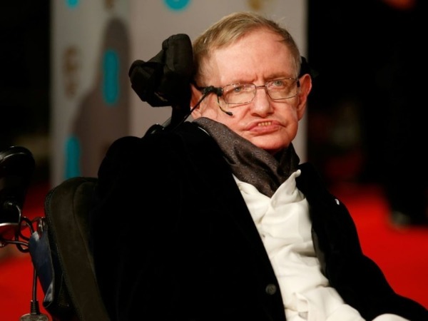 Le cosmologiste britannique S. Hawking récemment décédé était atteint par…
