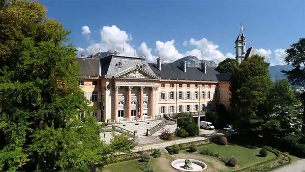 Dans quelle ville se trouve le château des ducs de Savoie ?