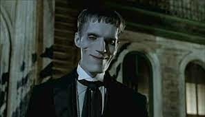 Casper Strycken est un acteur, souffrant d’acromégalie, et jouant quel rôle dans la famille Addams ?