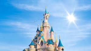 En quelle année a été inauguré le parc d’attractions Disneyland Paris ?