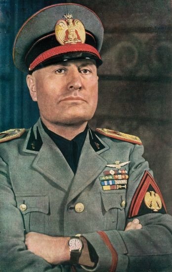 Quel était le prénom de Mussolini, homme d'État italien mort en 1945 ?