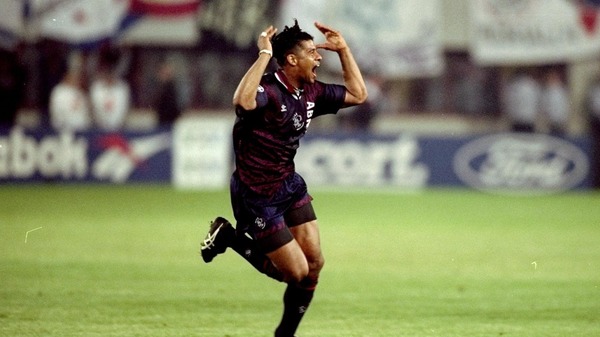 Il a 18 ans et il inscrit le seul but de la finale de 1995 face à l'AC Milan. Il s'agit de ?