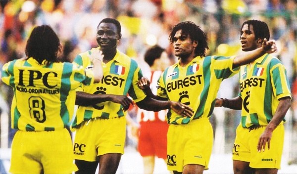 En 1995, il est champion de France avec le FC Nantes. En Championnat cette saison-là, combien de fois les canaris ont-ils connu la défaite ?