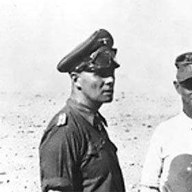 Le maréchal Erwin Rommel, surnommé le « Renard du désert », est mort dans l’attentat à la bombe contre Hitler.