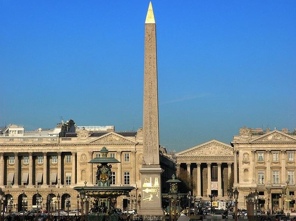 De quel temple provient l'obélisque qui orne la place de la Condorde, à Paris, depuis 1836 ?