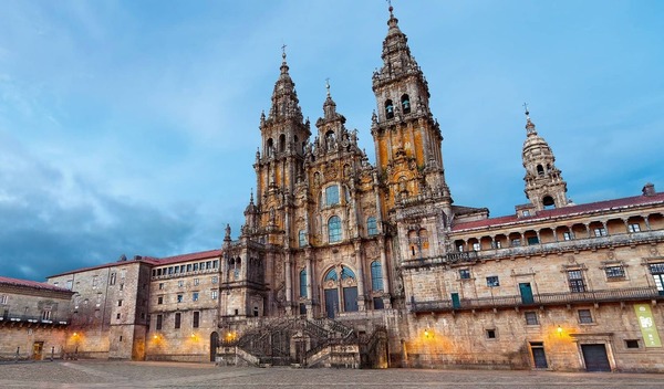 Dans quelle ville d’Espagne peut-on voir cette cathédrale ?
