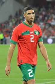 Back droit marocain et actuellement au PSG il était juste avant à l'Inter une petite saison ?