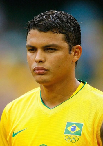 Qui est ce joueur du Brésil ?
