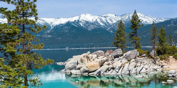 Quelle est la particularité du lac Tahoe, en Californie ?