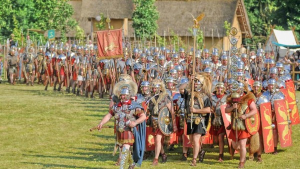 Quel était le nom de l'armure des légionnaires romains ?